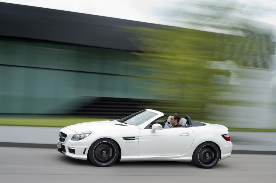  Mercedes-Benz SLK55 AMG 2011 года  (фото 26 из 34)
